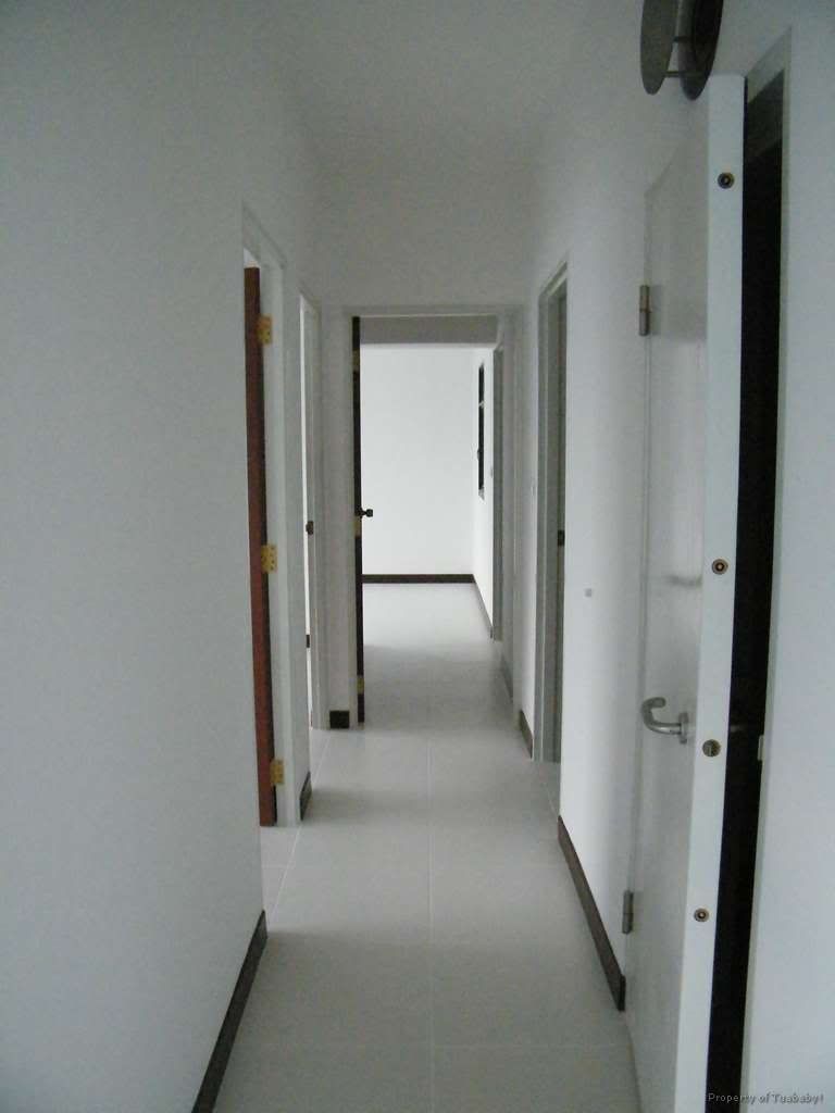 passageway_to_bedrooms.jpg