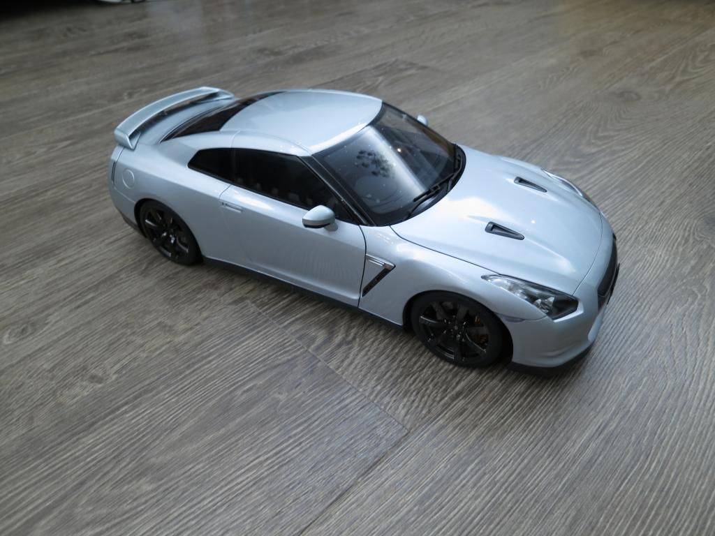 AUTOart 1/12 Nissan GTR R35 in Ultimate Silver