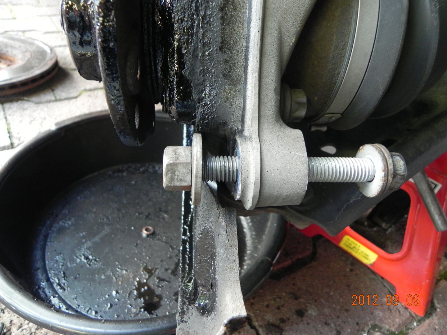 HELP Front Wheel Hub Stuck to Steering Knuckle SaabCentral Forums
